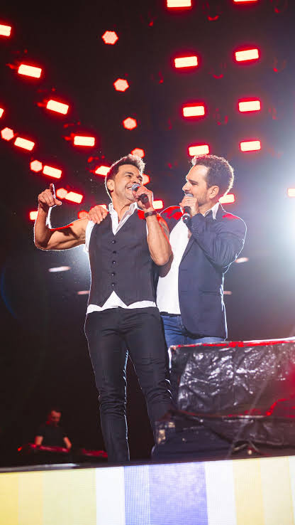 Zezé Di Camargo & Luciano, artista que já dividiu o palco com DJ VG PR