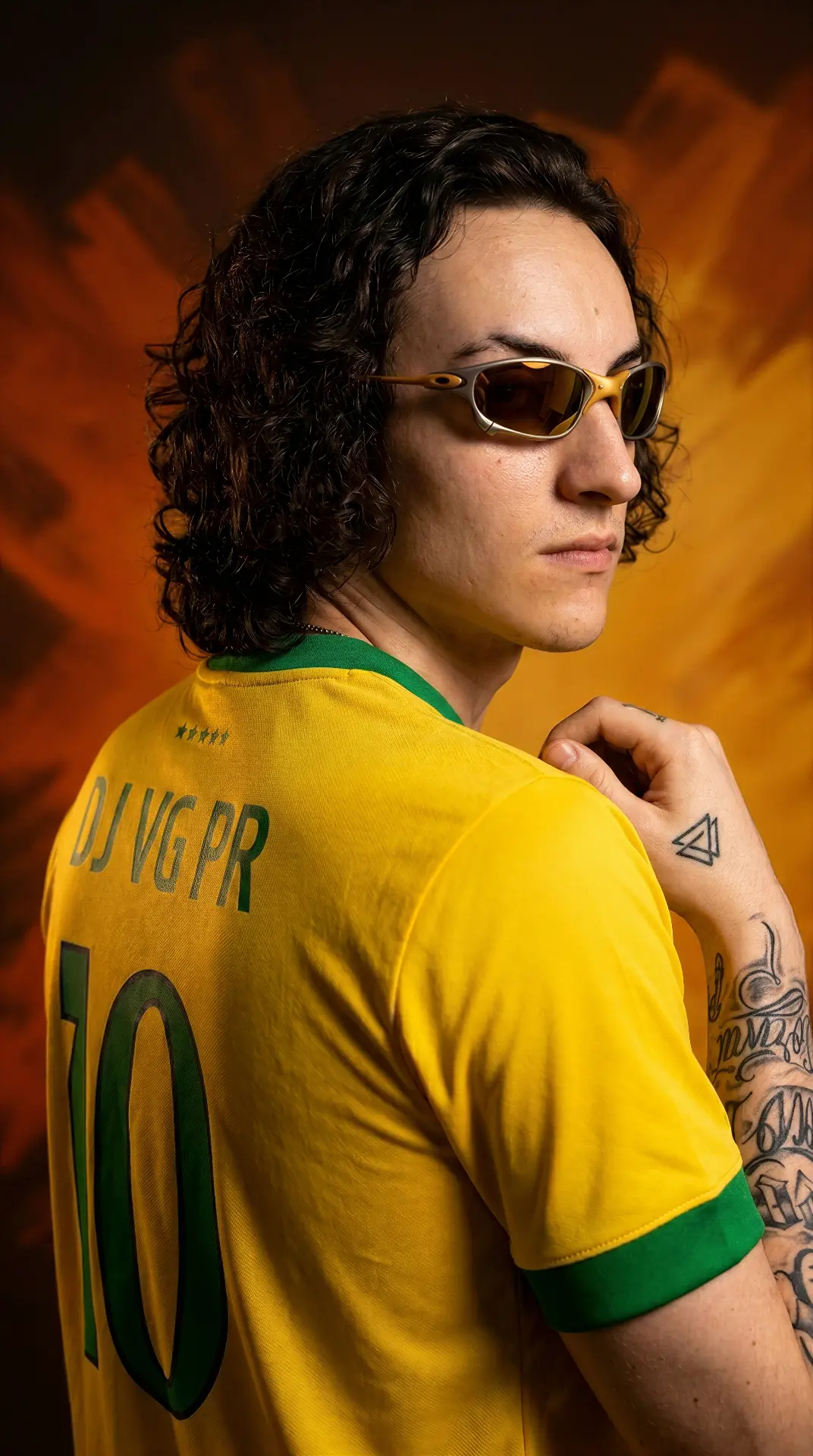 DJ VG PR com camisa do Brasil personalizada com seu nome
